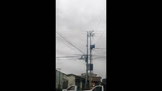 Trabajador se electrocuta en el poste de luz [upl. by Eesak521]