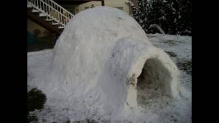 How to Build an Igloo from Snow [upl. by Dal]