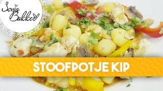 STOOFPOTJE KIP  Sonja Bakker recept [upl. by Linnell]