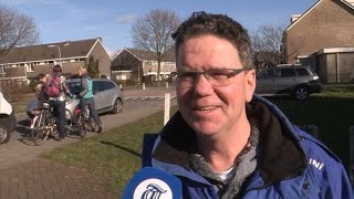 IJsclub apetrots op Esmee [upl. by Aicia]