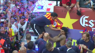 Xavi shoves Neymar during Barcelona Champions League parade [upl. by Groot]