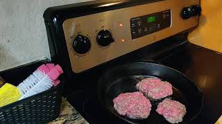 Cooking Wagyu burgers in a Cast Iron Skillet [upl. by Duaner]