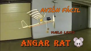 Avión con motor de gomas HANGAR RAT [upl. by Maribelle]