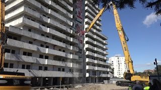 Scampia al via la demolizione della Vela Verde è l’ultima rimasta delle quattro [upl. by Anotyad]