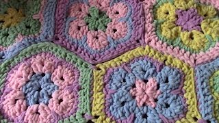 Haken  tutorial 247 De afrikaanse roos babydeken [upl. by Ecinert581]